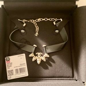 NWT 2022 Chanel Resort Leather Pearl Choker Necklace BRAND NEW SOLD
